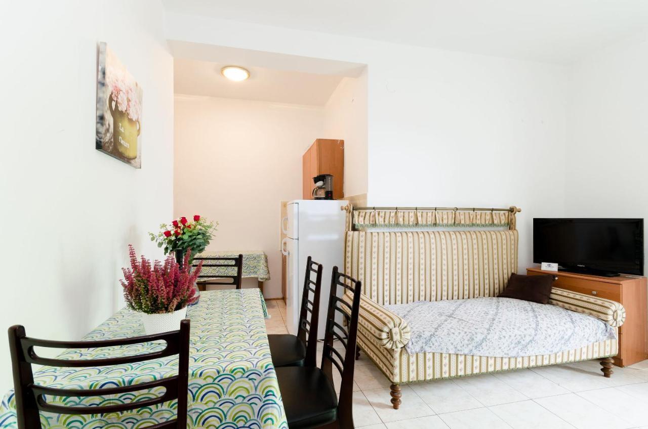 Apartments Massimo Ровинь Экстерьер фото