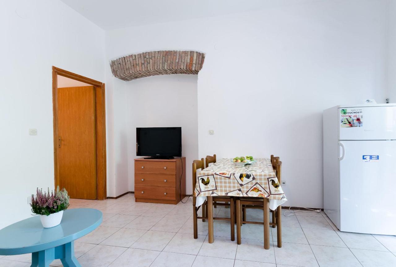 Apartments Massimo Ровинь Экстерьер фото